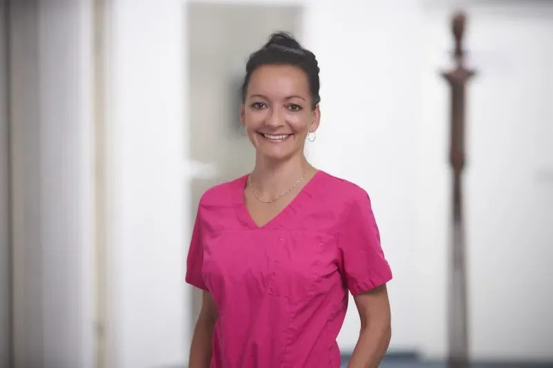 Sandra D., Assistenz